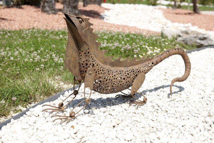 Sodo dekoracija metalinis IGUANA, plotis 770 mm., aukštis 480 mm.