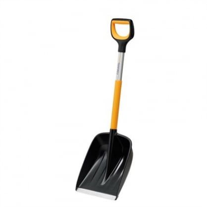 „Fiskars Fiskars X“ serijos teleskopinis sniego kastuvas automobiliui (juodas / oranžinis)