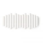 Iš pušies masyvo sieninė lentyna baltos spalvos Picket – Umbra